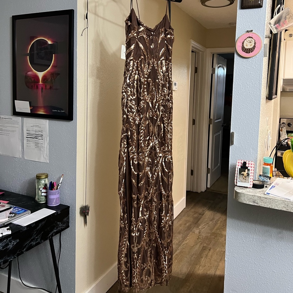 Beautiful brown sequined gown!